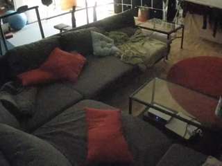voyeurcam-julmodels-living-3 — Camsoda recorded stream image, 07.08.2025 18:00