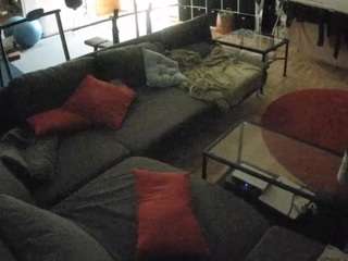 voyeurcam-julmodels-living-3 — Camsoda recorded stream image, 07.08.2025 18:00