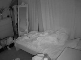 voyeurcam-julmodels-reallife-3 — Camsoda recorded stream image, 13.08.2025 09:10