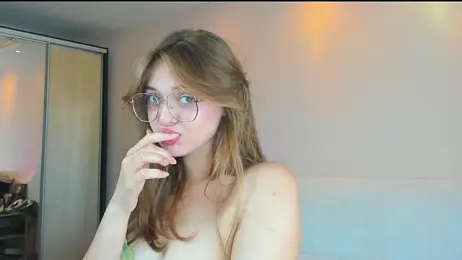 May_Flower — Stripchat recorded stream image, 15.08.2025 10:30