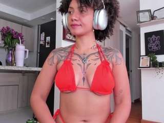 karlyee — Camsoda recorded stream image, 19.08.2025 14:40