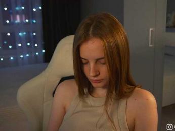 AliceCost — Bongacams recorded stream image, 19.08.2025 16:30
