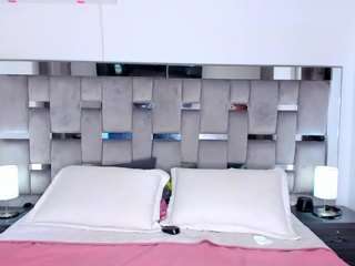cammiila — Camsoda recorded stream image, 19.08.2025 17:40