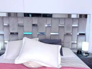 cammiila — Camsoda recorded stream image, 19.08.2025 17:40