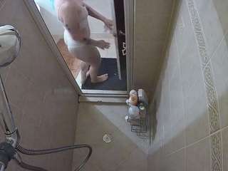 voyeurcam-baileybase-shower — Camsoda recorded stream image, 16.08.2025 18:30