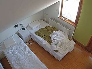 voyeurcam-julmodels-bed-7 — Camsoda recorded stream image, 19.08.2025 05:10