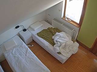 voyeurcam-julmodels-bed-7 — Camsoda recorded stream image, 19.08.2025 05:10