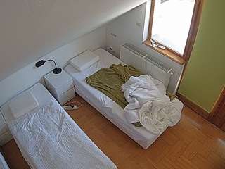 voyeurcam-julmodels-bed-7 — Camsoda recorded stream image, 19.08.2025 05:10