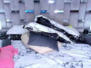 cammiila — Camsoda recorded stream image, 26.08.2025 19:50
