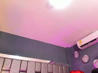 atinxnaugthy — Camsoda recorded stream image, 14.02.2025 18:20