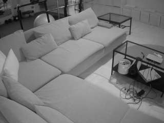 voyeurcam-julmodels-living-3 — Camsoda recorded stream image, 12.02.2025 16:50