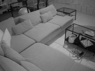 voyeurcam-julmodels-living-3 — Camsoda recorded stream image, 12.02.2025 16:50
