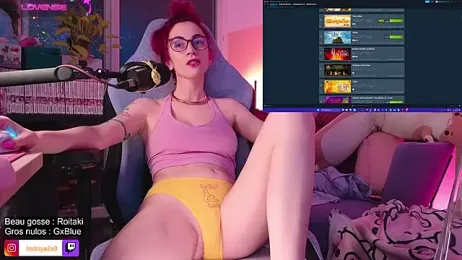Indriya2x0 — Stripchat recorded stream image, 28.08.2025 20:00