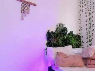 karlyee — Camsoda recorded stream image, 29.08.2025 14:00