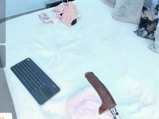 angie-roses — Camsoda recorded stream image, 15.09.2025 19:50