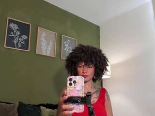 karlyee — Camsoda recorded stream image, 16.09.2025 14:30
