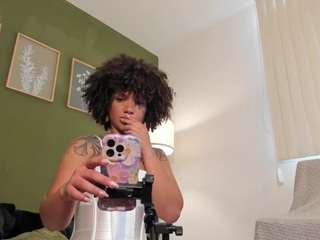 karlyee — Camsoda recorded stream image, 16.09.2025 14:30