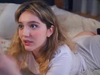 pinkncrazy — Chaturbate recorded stream screenshot (17 Feb 2025)