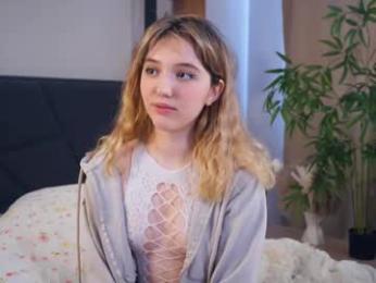 pinkncrazy — Chaturbate recorded stream screenshot (17 Feb 2025)