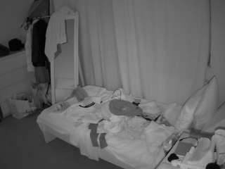 voyeurcam-julmodels-reallife-3 — Camsoda recorded stream image, 17.09.2025 19:00