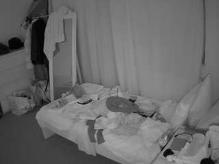 voyeurcam-julmodels-reallife-3 — Camsoda recorded stream image, 17.09.2025 19:00