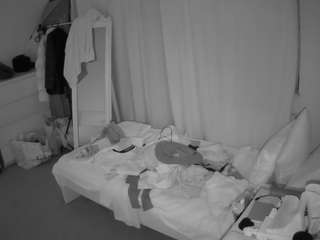 voyeurcam-julmodels-reallife-3 — Camsoda recorded stream image, 17.09.2025 19:00