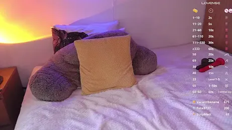 milk-toast — Stripchat recorded stream screenshot (19 Sep 2025)