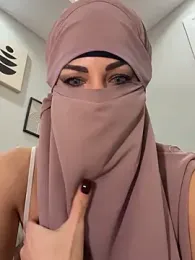 Amberonee31 — Stripchat recorded stream screenshot (17 Feb 2025)