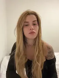 EmiliaCatalina — Stripchat recorded stream image, 21.09.2025 00:30