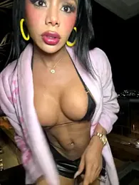 HOT_LADY_777 — Stripchat recorded stream image, 21.09.2025 02:20