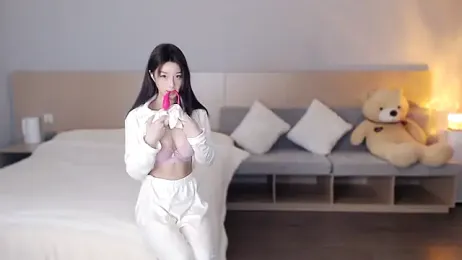 Lucky-baby — Stripchat recorded stream image, 17.02.2025 13:40