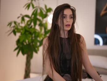 dovia — Chaturbate recorded stream image, 22.09.2025 06:00