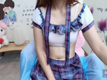 Angela19 — Bongacams recorded stream image, 22.09.2025 16:20
