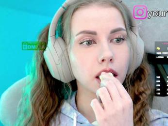 VikkiExtraCheese — Bongacams recorded stream image, 23.09.2025 12:10