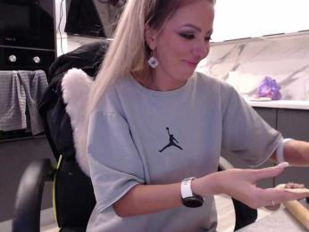 blondalina — Bongacams recorded stream image, 24.09.2025 12:00