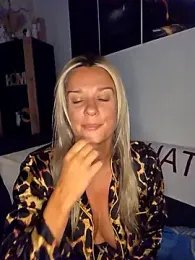 SpicyVicky — Stripchat recorded stream image, 25.09.2025 05:00