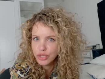 theislandgirl — Chaturbate recorded stream screenshot (30 Sep 2025)