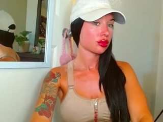 tighttinymilf — Camsoda recorded stream screenshot (01 Oct 2025)