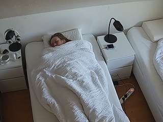 voyeurcam-julmodels-bed-7 — Camsoda recorded stream image, 02.10.2025 03:00