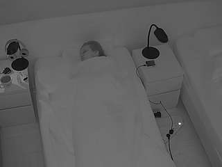 voyeurcam-julmodels-bed-7 — Camsoda recorded stream image, 02.10.2025 03:00