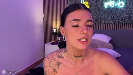 LizaRoxx — Stripchat recorded stream image, 03.10.2025 19:40
