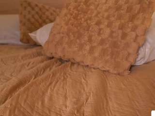 alana-haze — Camsoda recorded stream image, 07.10.2025 04:20