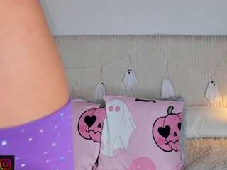 susan-zc — Camsoda recorded stream image, 07.10.2025 20:00