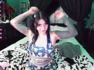 sallylynn — Camsoda recorded stream screenshot (08 Oct 2025)