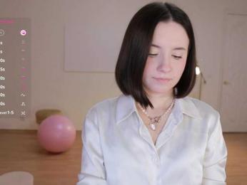 MissEssie — Bongacams recorded stream screenshot (08 Oct 2025)