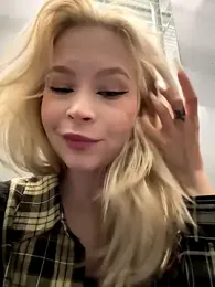 Cum_girlss — Stripchat recorded stream image, 09.10.2025 04:20