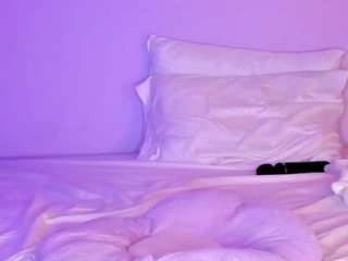 dani-moore — Camsoda recorded stream image, 10.10.2025 19:20
