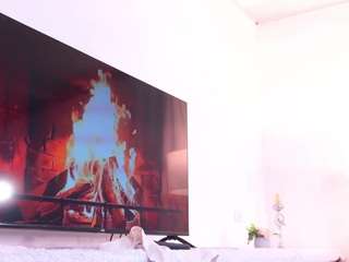 lara-giraldo — Camsoda recorded stream image, 12.10.2025 00:00