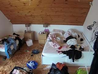 voyeurcam-julmodels-whitebed-2 — Camsoda recorded stream screenshot (09 Oct 2025)