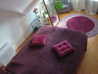voyeurcam-julmodels-whitebed-4 — Camsoda recorded stream image, 09.10.2025 18:00